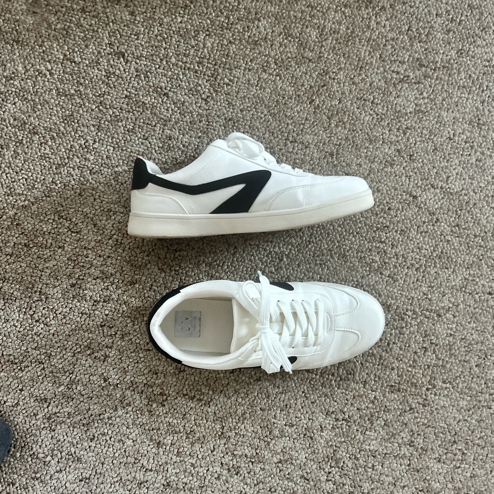 DV by Dolce Vita White and Black Sneakers
